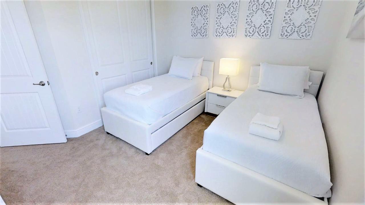 6 Bedroom Vacation Home With Pool ออร์ลันโด ภายนอก รูปภาพ
